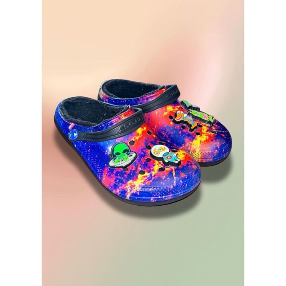 Crocs Classic Lined Galaxy Space Alien Clogs Kids J5 Blue Purple Black w Jibbitz